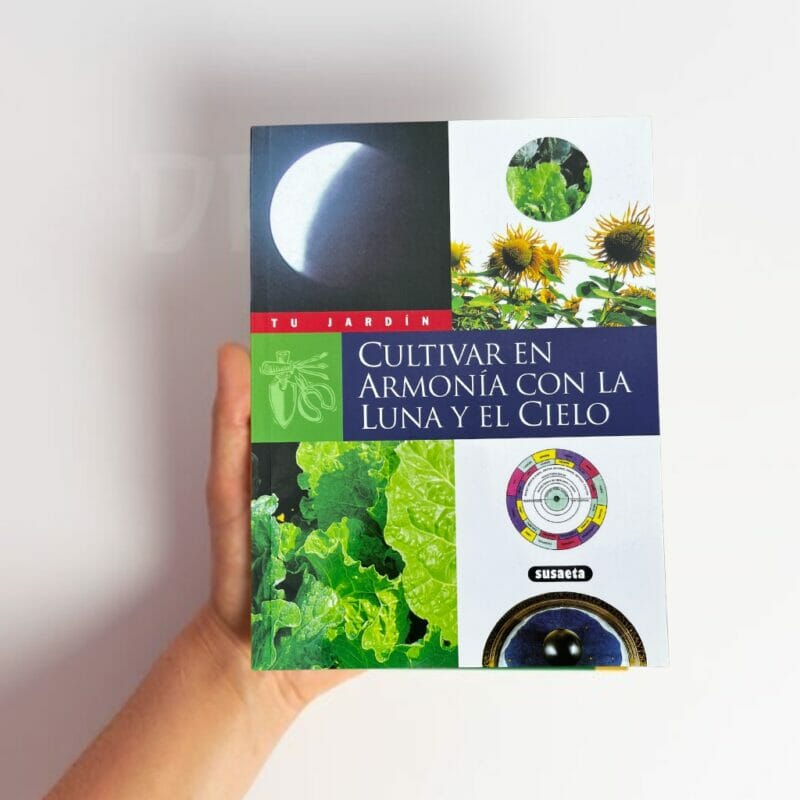 Cultivar-En-Armonía-Con-La-Luna-Y-El-Cielo-Mano-Dreiskel